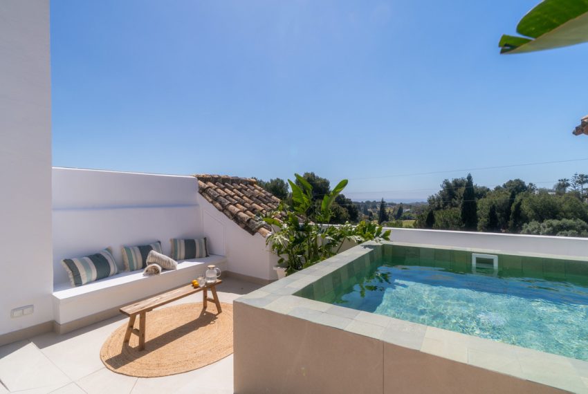 R5021617-Townhouse-For-Sale-Nueva-Andalucia-Terraced-4-Beds-385-Built