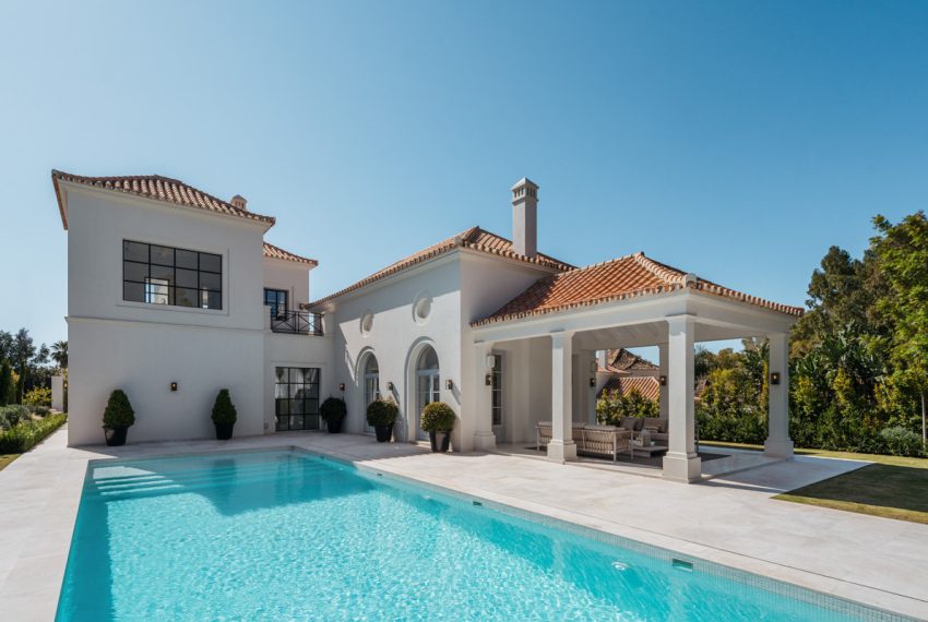 R5023585-Villa-For-Sale-Nueva-Andalucia-Detached-4-Beds-476-Built