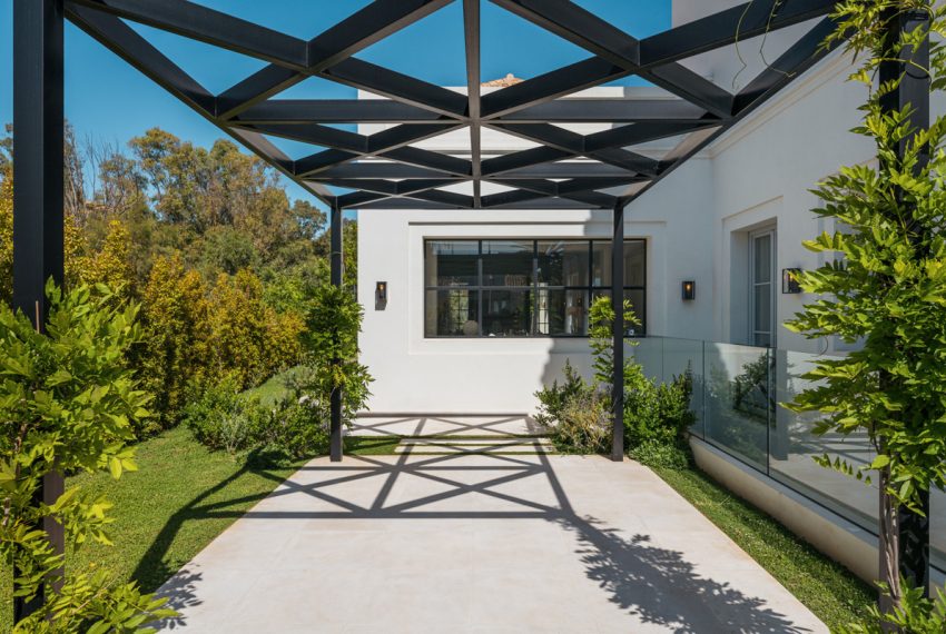 R5023585-Villa-For-Sale-Nueva-Andalucia-Detached-4-Beds-476-Built-9