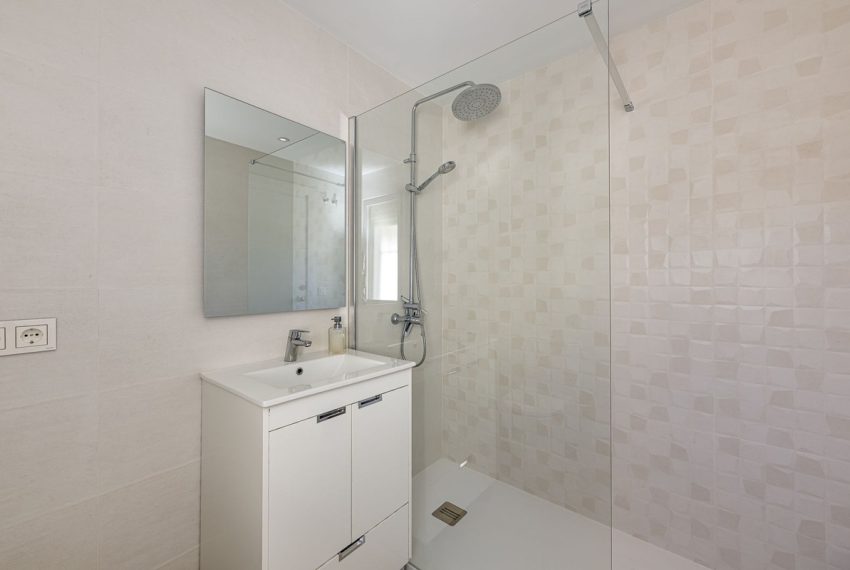 R5032216-Apartment-For-Sale-San-Pedro-de-Alcantara-Penthouse-6-Beds-260-Built-10