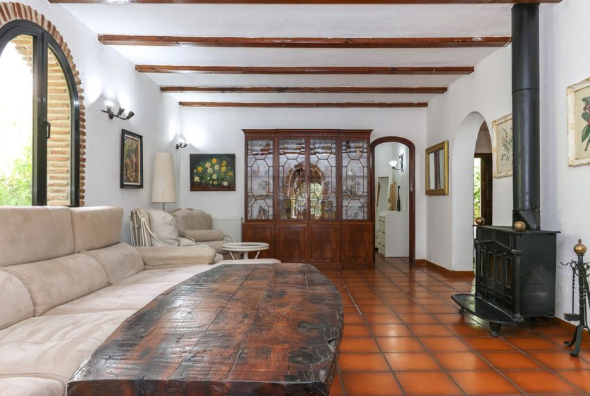 R5038717-Villa-For-Sale-Coin-Detached-7-Beds-366-Built-10
