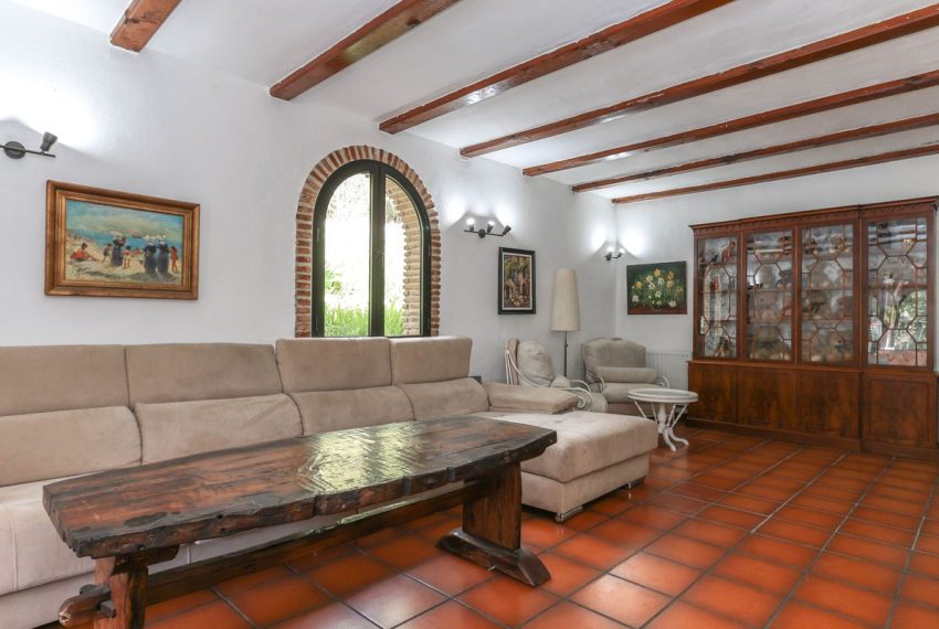 R5038717-Villa-For-Sale-Coin-Detached-7-Beds-366-Built-11