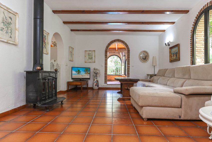 R5038717-Villa-For-Sale-Coin-Detached-7-Beds-366-Built-6