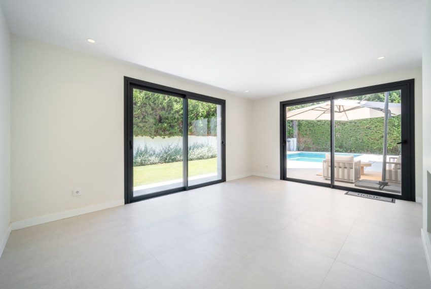 R5039035-Villa-For-Sale-Nagueles-Detached-5-Beds-268-Built-10