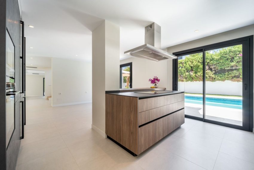 R5039035-Villa-For-Sale-Nagueles-Detached-5-Beds-268-Built-5