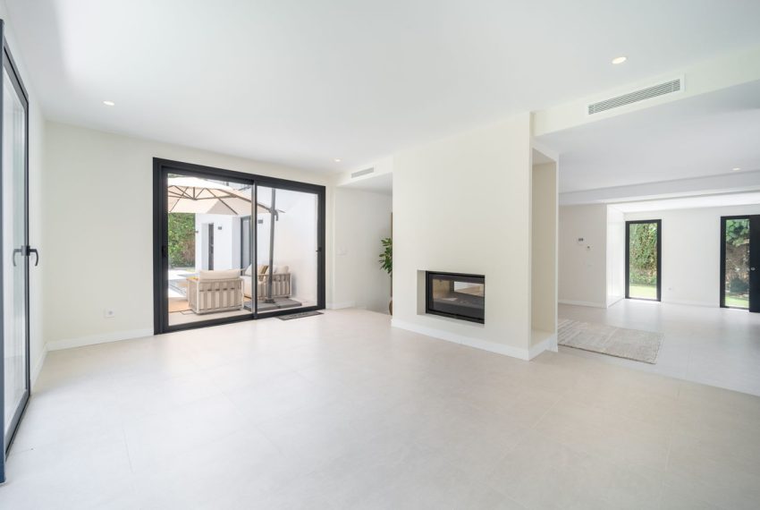 R5039035-Villa-For-Sale-Nagueles-Detached-5-Beds-268-Built-8