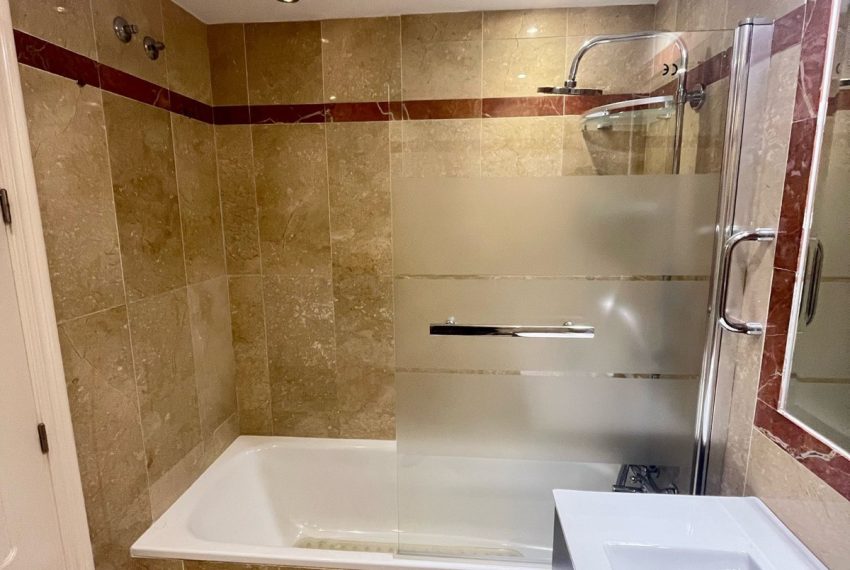 R5040478-Townhouse-For-Sale-Nueva-Andalucia-Terraced-4-Beds-174-Built-15