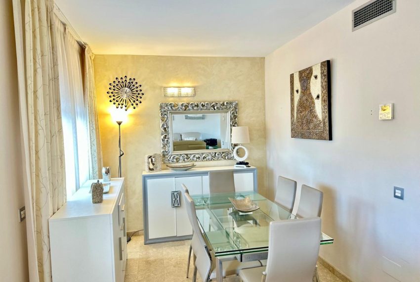 R5040478-Townhouse-For-Sale-Nueva-Andalucia-Terraced-4-Beds-174-Built-2