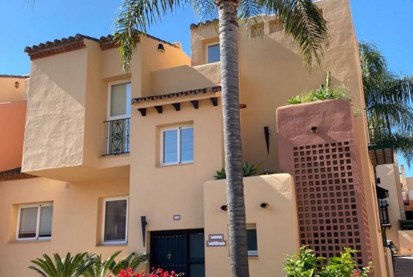 R5040478-Townhouse-For-Sale-Nueva-Andalucia-Terraced-4-Beds-174-Built