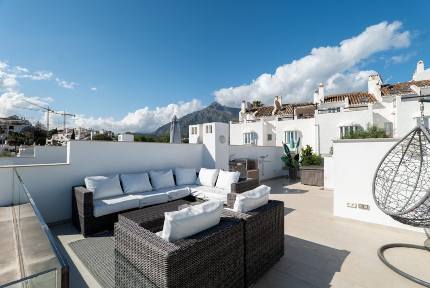 R5042473-Townhouse-For-Sale-The-Golden-Mile-Terraced-3-Beds-344-Built-1