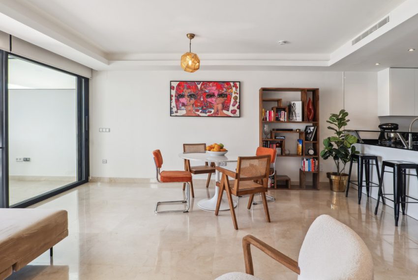 R5042473-Townhouse-For-Sale-The-Golden-Mile-Terraced-3-Beds-344-Built-4