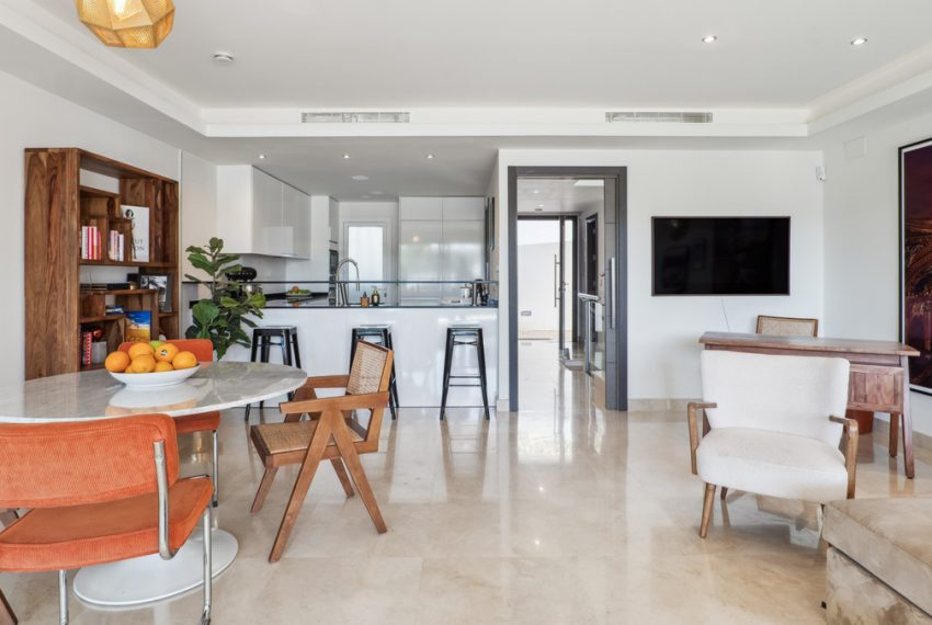 R5042473-Townhouse-For-Sale-The-Golden-Mile-Terraced-3-Beds-344-Built-5