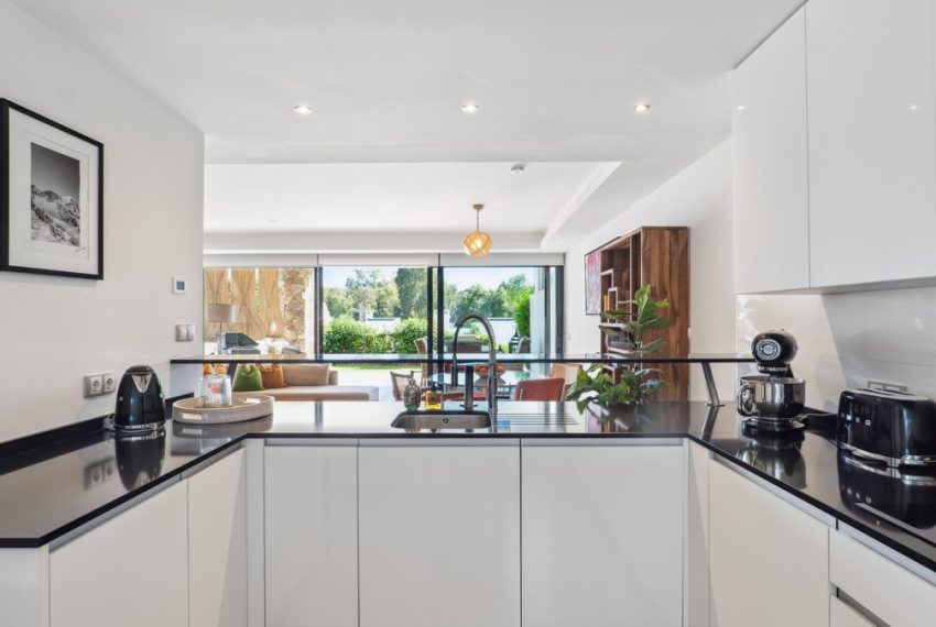 R5042473-Townhouse-For-Sale-The-Golden-Mile-Terraced-3-Beds-344-Built-6