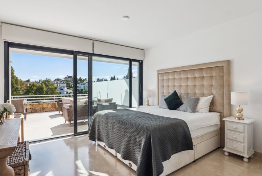 R5042473-Townhouse-For-Sale-The-Golden-Mile-Terraced-3-Beds-344-Built-7