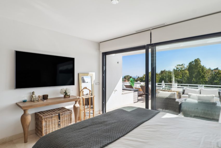 R5042473-Townhouse-For-Sale-The-Golden-Mile-Terraced-3-Beds-344-Built-8