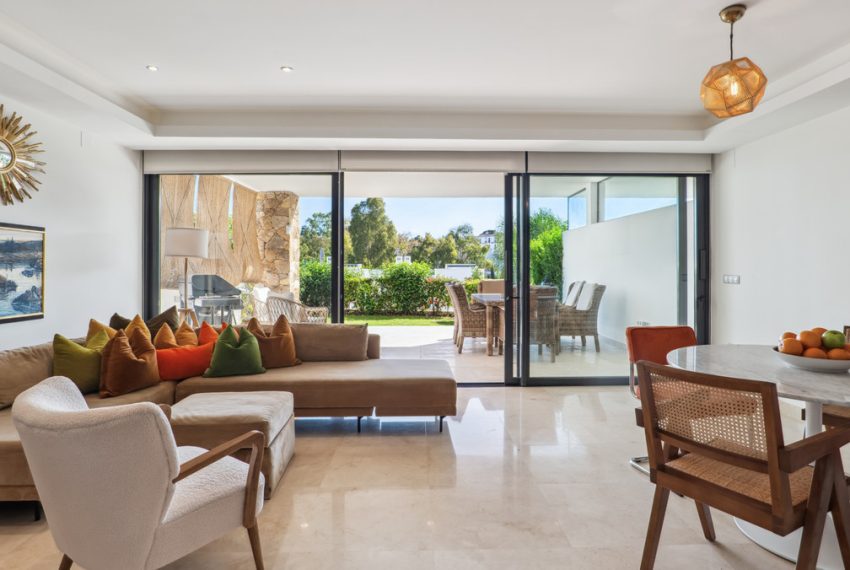 R5042473-Townhouse-For-Sale-The-Golden-Mile-Terraced-3-Beds-344-Built