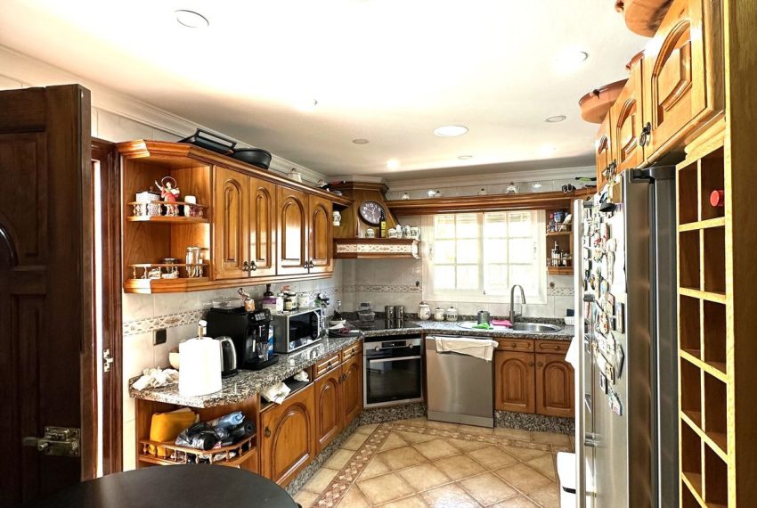 R5046493-Villa-For-Sale-San-Pedro-de-Alcantara-Detached-5-Beds-312-Built-5