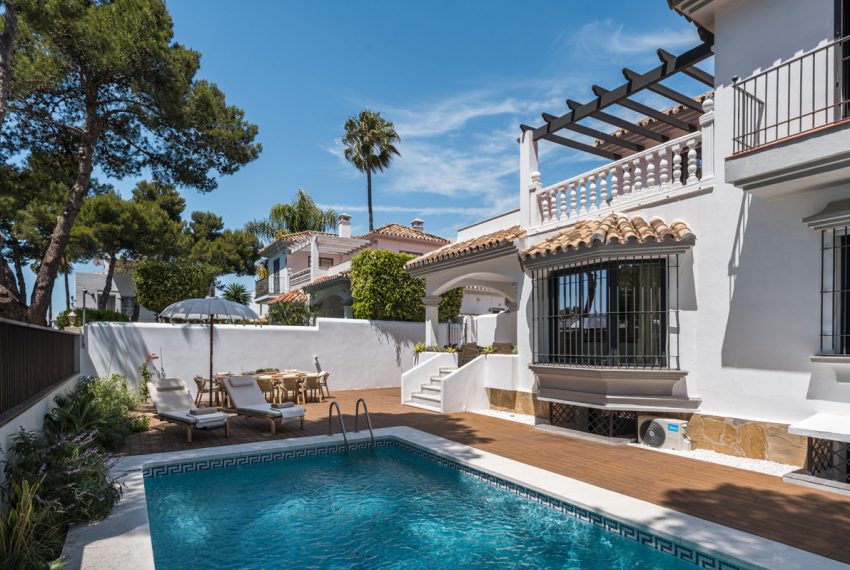 R5048803-Villa-For-Sale-Nueva-Andalucia-Detached-6-Beds-315-Built-9