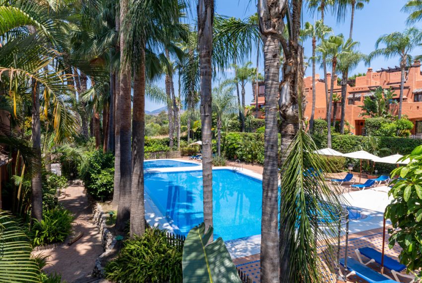 R5049322-Townhouse-For-Sale-The-Golden-Mile-Terraced-4-Beds-240-Built-12
