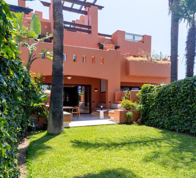 R5049322-Image 1-Terraced - 4 Beds - 240 Built