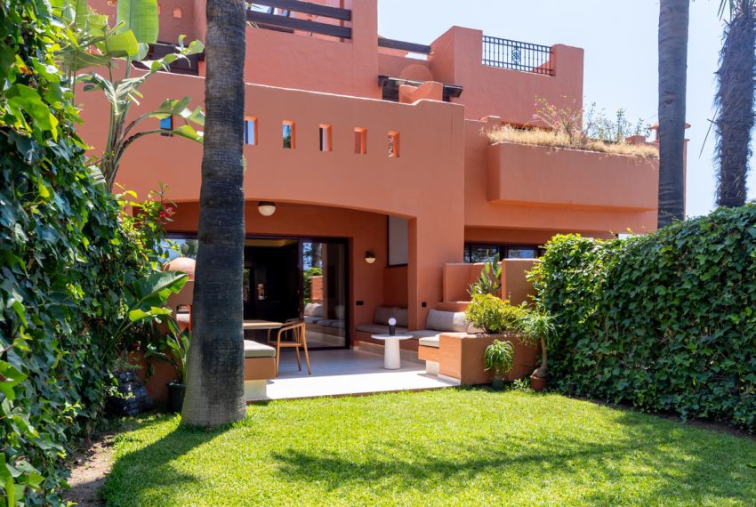 R5049322-Townhouse-For-Sale-The-Golden-Mile-Terraced-4-Beds-240-Built