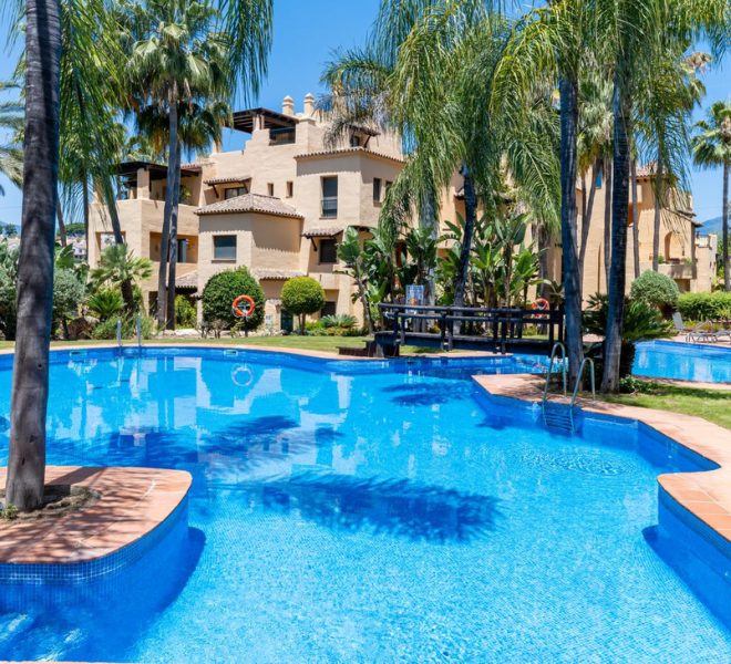 R5054803-Image 1-Penthouse Duplex - 3 Beds - 185 Built