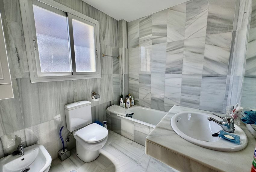 R5054947-Apartment-For-Sale-Marbella-Penthouse-3-Beds-140-Built-17