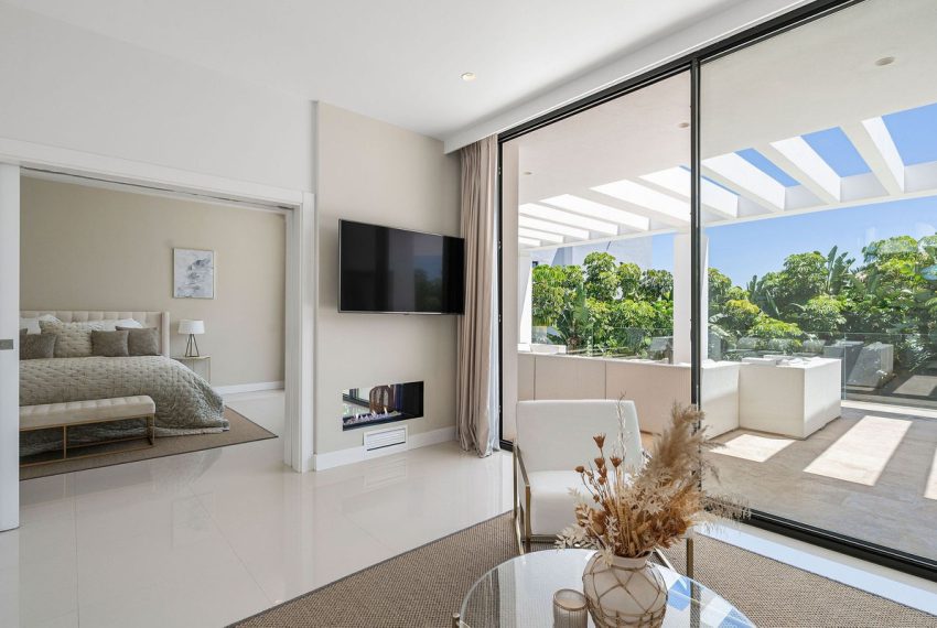 R5055703-Villa-For-Sale-La-Quinta-Detached-5-Beds-630-Built-19