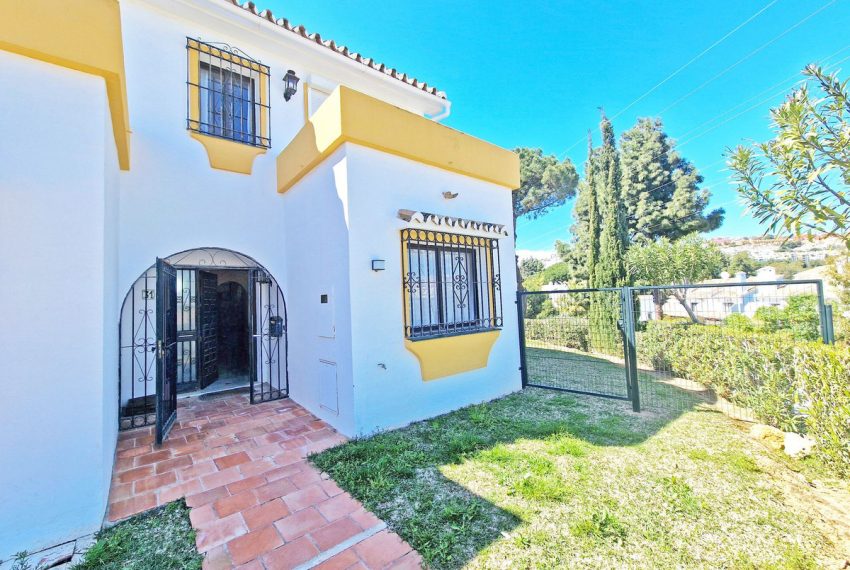 R5055793-Villa-For-Sale-Calahonda-Semi-Detached-3-Beds-146-Built-2