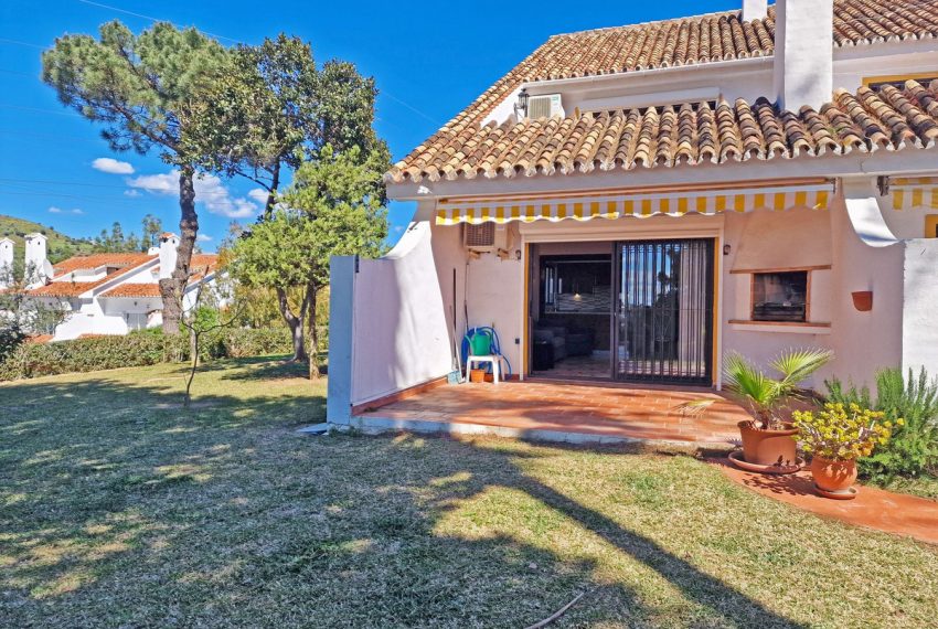 R5055793-Villa-For-Sale-Calahonda-Semi-Detached-3-Beds-146-Built
