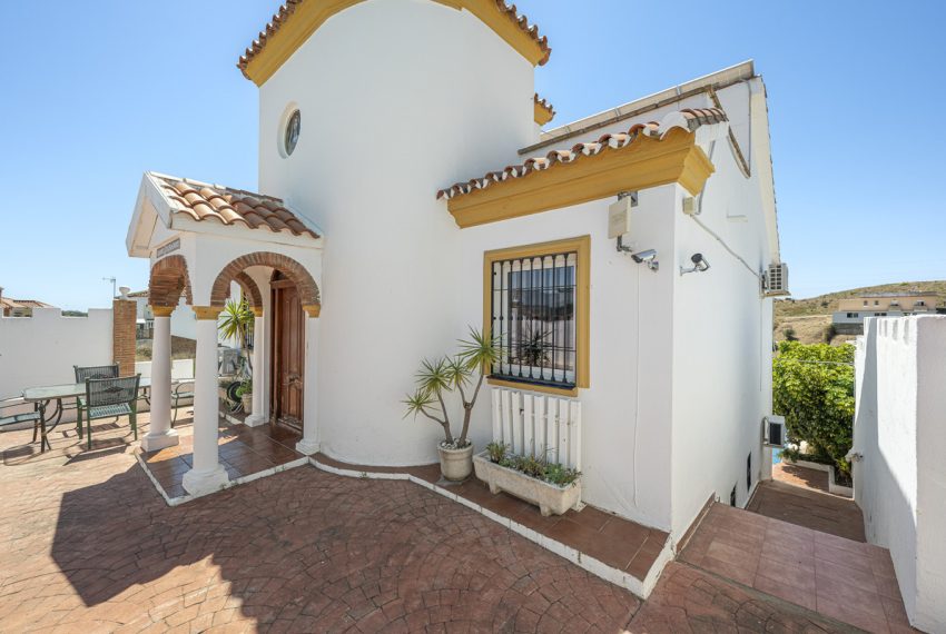R5058061-Villa-For-Sale-La-Cala-de-Mijas-Detached-4-Beds-199-Built-1