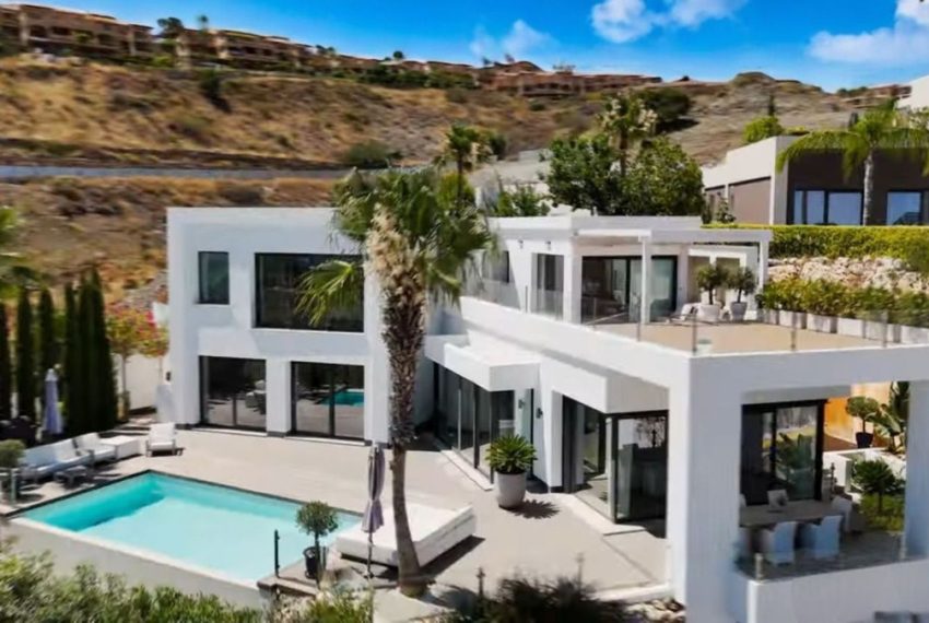 R5061886-Villa-For-Sale-El-Paraiso-Detached-4-Beds-591-Built