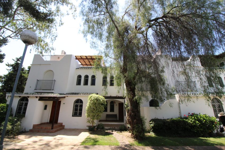 R5061979-Townhouse-For-Sale-Nueva-Andalucia-Terraced-3-Beds-156-Built-1