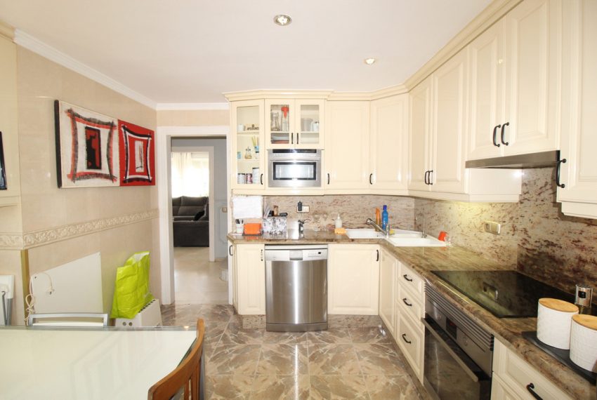 R5061979-Townhouse-For-Sale-Nueva-Andalucia-Terraced-3-Beds-156-Built-8