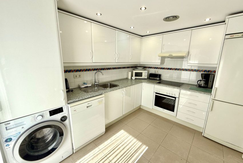 R5063956-Townhouse-For-Sale-Nueva-Andalucia-Terraced-3-Beds-151-Built-13