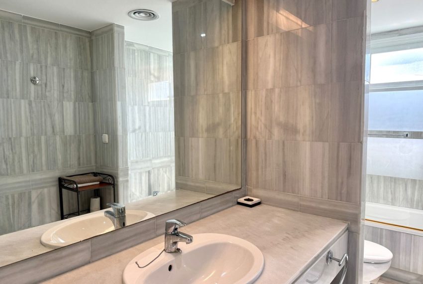R5063956-Townhouse-For-Sale-Nueva-Andalucia-Terraced-3-Beds-151-Built-14