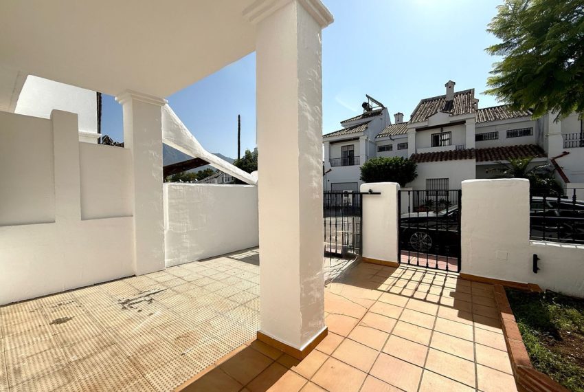 R5063956-Townhouse-For-Sale-Nueva-Andalucia-Terraced-3-Beds-151-Built-3