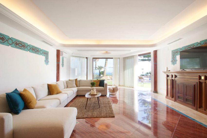 R5065927-Villa-For-Sale-The-Golden-Mile-Detached-9-Beds-1590-Built-1