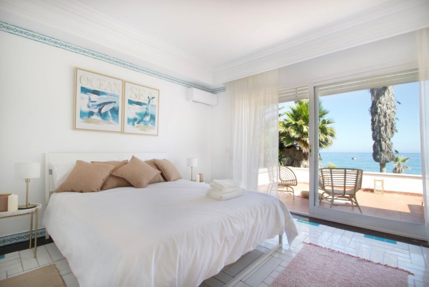 R5065927-Villa-For-Sale-The-Golden-Mile-Detached-9-Beds-1590-Built-11