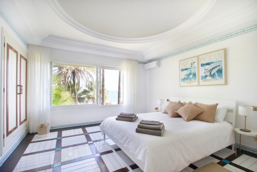 R5065927-Villa-For-Sale-The-Golden-Mile-Detached-9-Beds-1590-Built-14