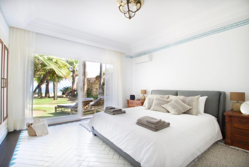 R5065927-Villa-For-Sale-The-Golden-Mile-Detached-9-Beds-1590-Built-16