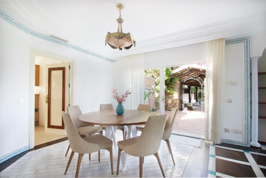 R5065927-Villa-For-Sale-The-Golden-Mile-Detached-9-Beds-1590-Built-3