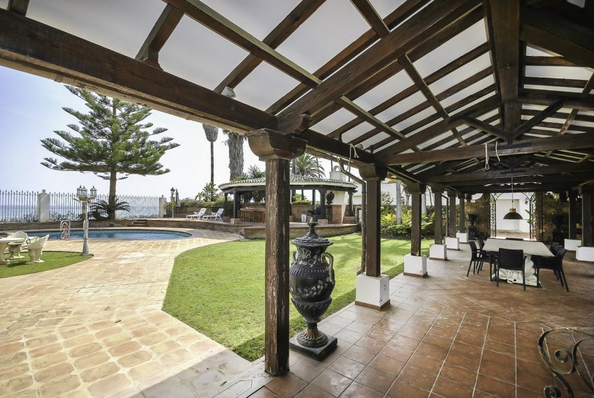 R5065927-Villa-For-Sale-The-Golden-Mile-Detached-9-Beds-1590-Built-7
