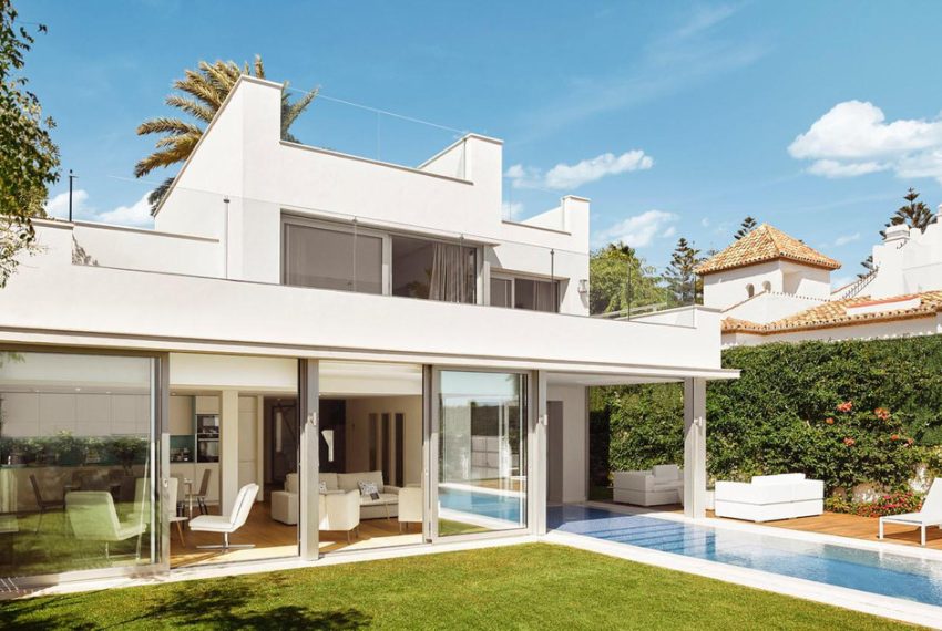 R5065969-Villa-For-Sale-The-Golden-Mile-Detached-5-Beds-250-Built