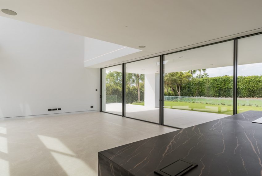 R5066482-Villa-For-Sale-The-Golden-Mile-Semi-Detached-4-Beds-716-Built-4