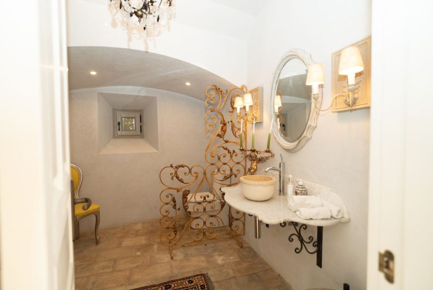 R5069785-Villa-For-Sale-El-Madronal-Detached-7-Beds-892-Built-17