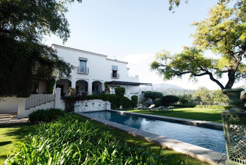 R5069785-Villa-For-Sale-El-Madronal-Detached-7-Beds-892-Built-3