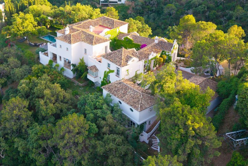 R5069785-Villa-For-Sale-El-Madronal-Detached-7-Beds-892-Built