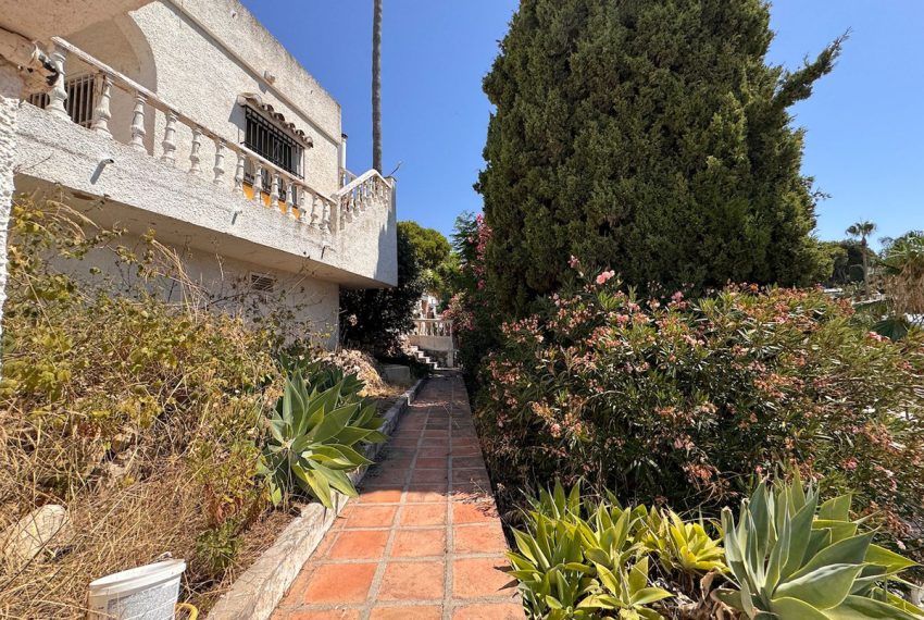 R5069830-Villa-For-Sale-Miraflores-Detached-3-Beds-106-Built-9
