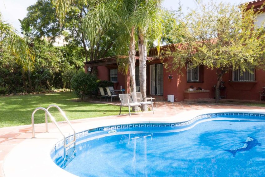 R5070868-Villa-For-Sale-Elviria-Detached-3-Beds-250-Built-1